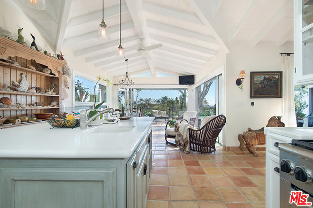 31562 BROAD BEACH Road photo 4