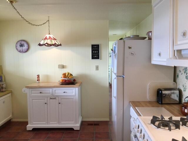 69255 Midpark Drive, Desert Hot Springs CA: https://media.crmls.org/mediaz/b8870652-5c6a-498d-b599-33eb0f51387f.jpg