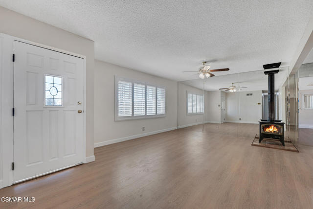 839 Jenny Drive, Newbury Park CA: https://media.crmls.org/mediaz/b88756cc-f284-4e6e-89e3-3fb978e95c1c.jpg