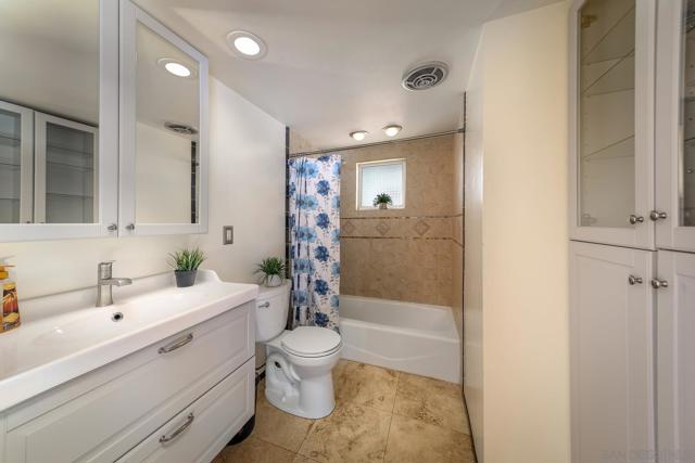 30408 Lennie Dr, Valley Center CA: https://media.crmls.org/mediaz/b88843a3-54fe-411e-86a3-78e26d76748a.jpg