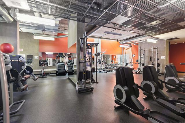 350 11Th Avenue, San Diego CA: https://media.crmls.org/mediaz/b88850b8-e296-47c3-b048-bd75479f3c62.jpg