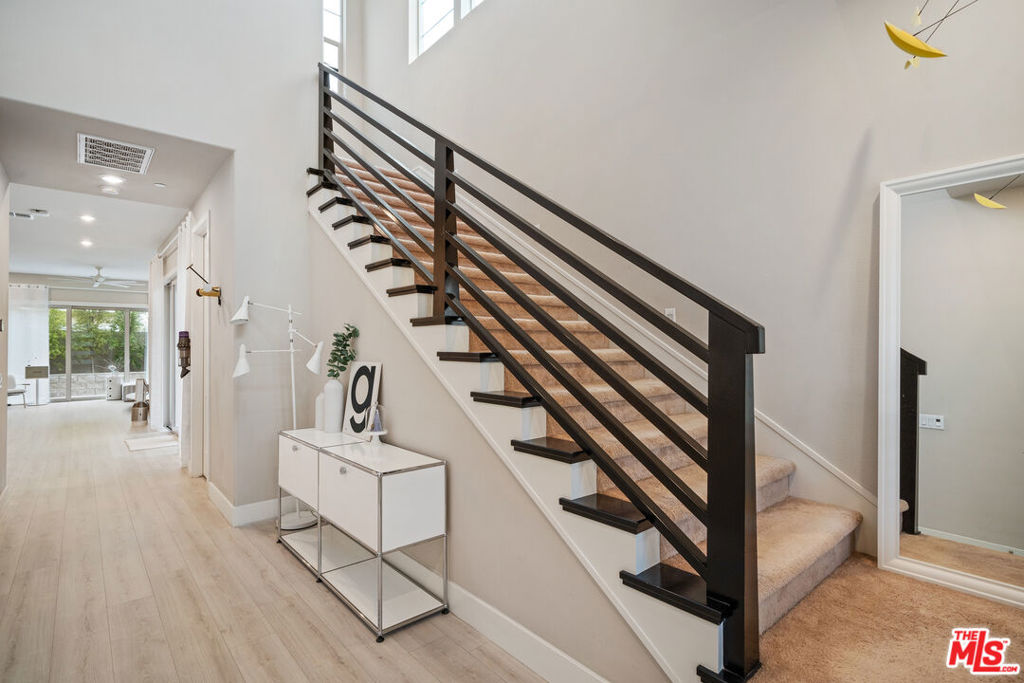 B8886fdc 916e 4e0c 88f2 E8b4aa3104b1