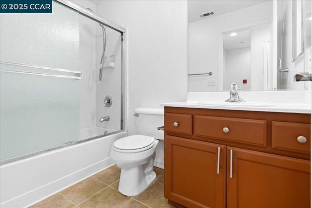 1582 Chandler St, Oakland CA: https://media.crmls.org/mediaz/b88a6273-86e4-4719-abf5-7a17868abfe6.jpg