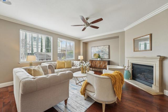 632 S Comunidad Street, Mountain House CA: https://media.crmls.org/mediaz/b88ae7c3-7732-4d4c-a68b-eeec6d86ddcf.jpg