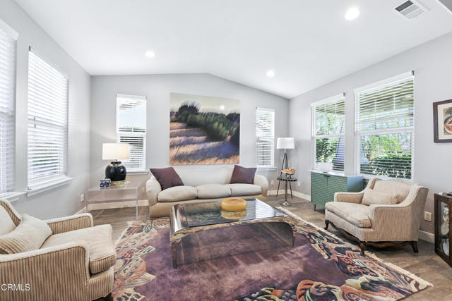 3548 Bridgehampton Way, Camarillo CA: https://media.crmls.org/mediaz/b88b1683-b2ff-4a23-b4f2-ace1c2061c47.jpg