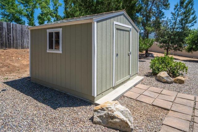 23847 Norte Dr, Ramona CA: https://media.crmls.org/mediaz/b88b3232-c502-4277-bc35-0730f844a593.jpg