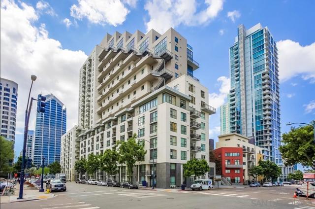 1240 India St, San Diego CA: https://media.crmls.org/mediaz/b88b77da-3031-4ad5-aa70-261a9418b1ab.jpg