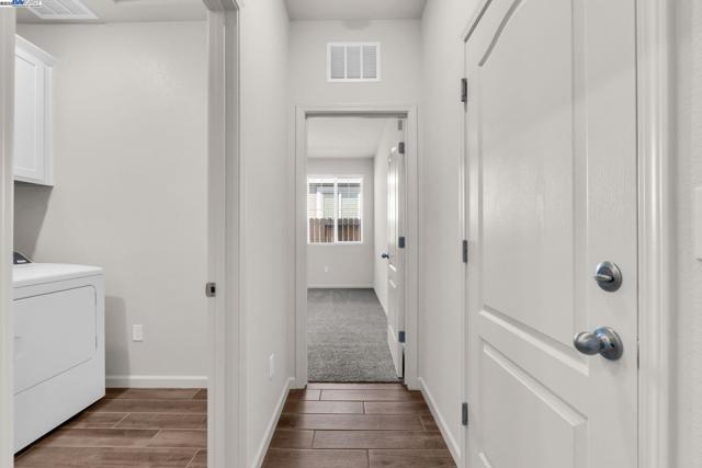 4171 Markovich Ct, Richmond CA: https://media.crmls.org/mediaz/b88c5001-3ff6-4aa7-a328-7c329fee79a0.jpg