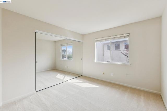 Image 28 of 51 For 25318 Buckeye Dr