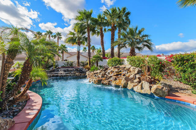 40613 Corte Los Cerritos, Indio CA: https://media.crmls.org/mediaz/b88cf22e-b0b7-48b9-bb76-f4d692ed1d5f.jpg