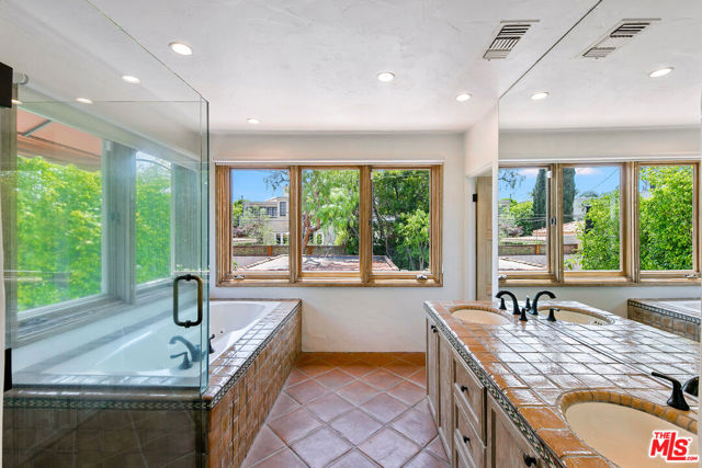 331 S Medio Drive, Los Angeles CA: https://media.crmls.org/mediaz/b88cf680-2e04-4560-b4f6-cd51ed07456f.jpg