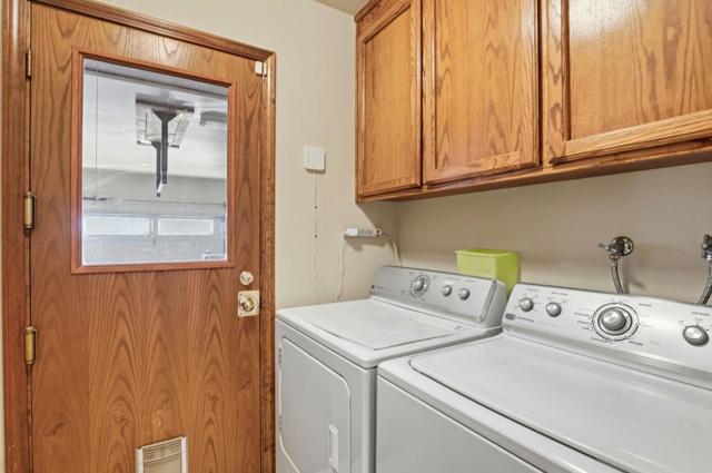 1650 Sausalito Drive, Hollister CA: https://media.crmls.org/mediaz/b88d34b1-b105-4565-bd41-6d95e8dfe68b.jpg