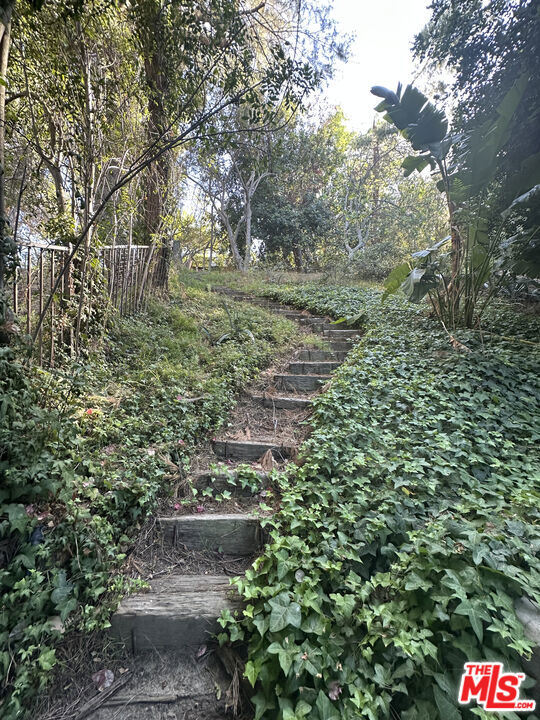 https://media.crmls.org/mediaz/b88e0cff-6604-4c3a-a299-4e46cb6032ef.jpg?preset=X-Large