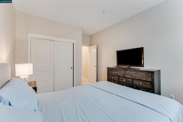 Image 23 of 60 For 1166 Briarwood Way