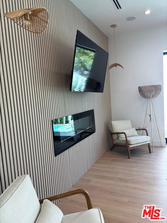 5929 Hesperia Avenue, Encino CA: https://media.crmls.org/mediaz/b88e9cb4-ef7f-4d6d-be4e-609f8ccb64a7.jpg