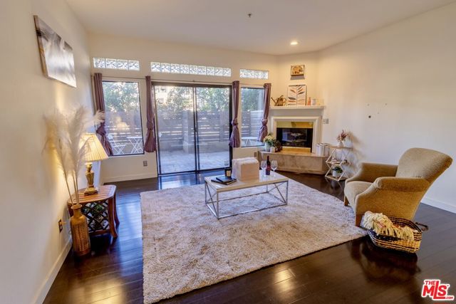 4477 Woodman Avenue, 108 photo 2