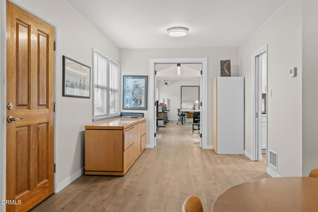 1818 New York Drive, Altadena CA: https://media.crmls.org/mediaz/b88f332d-d901-4078-ad55-fac28cae2389.jpg