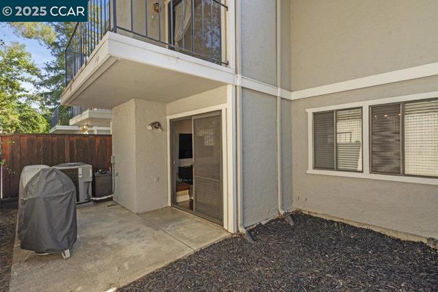 321 Via Cordova Ln, Martinez CA: https://media.crmls.org/mediaz/b88f3d3e-204c-4eb2-937a-3a19d9b1f824.jpg