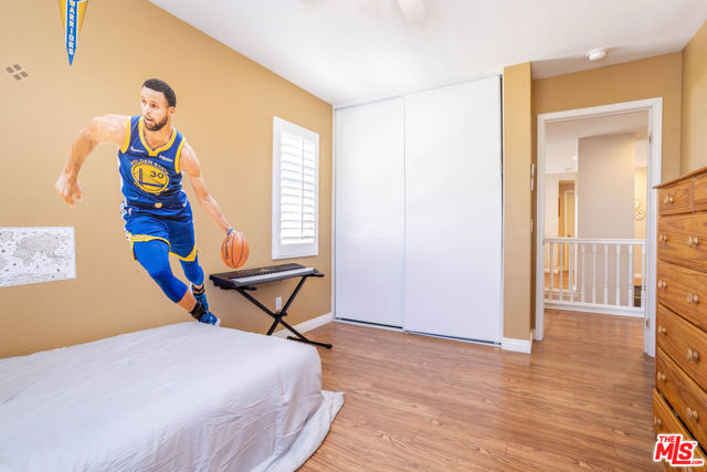 29266 Pilgrim Court, Valencia CA: https://media.crmls.org/mediaz/b8900285-0466-42ad-b8b6-091dce77c708.jpg