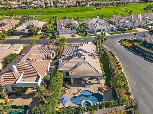 80360 Via Valerosa, La Quinta CA: https://media.crmls.org/mediaz/b890ebc6-c1c2-46f9-9b44-cbd418387019.jpg