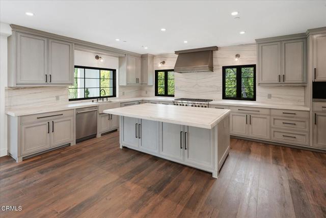 Detail Gallery Image 15 of 76 For 1329 Campbell St, Glendale,  CA 91207 - 4 Beds | 6 Baths