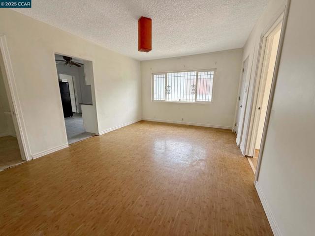 2129 Harrington Ave, Oakland CA: https://media.crmls.org/mediaz/b8916a1c-d7e7-427a-99cd-1a61453713ab.jpg