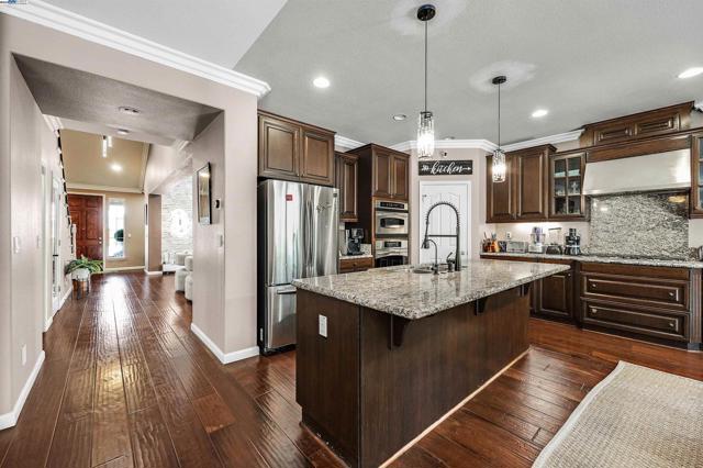 6232 Murdock Way, San Ramon CA: https://media.crmls.org/mediaz/b8928f09-efdd-4eab-ae53-32caccabb71d.jpg