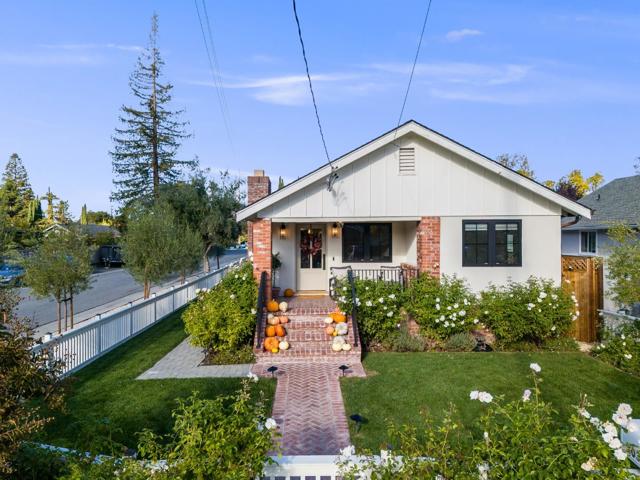 203 Santa Clara Avenue, Redwood City CA: https://media.crmls.org/mediaz/b89507c1-cfcc-4ca6-a4ef-ccac0dc01394.jpg