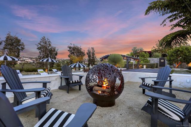 8366 The Landing Way, San Diego CA: https://media.crmls.org/mediaz/b8951768-b9c6-4a3d-be0c-9daccbc3fc7e.jpg