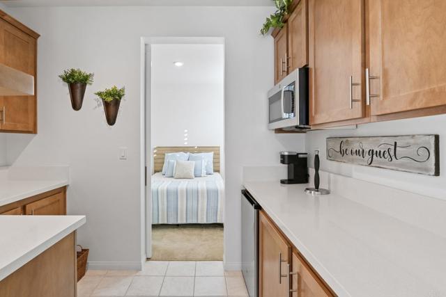 39496 Chamise Street, Temecula CA: https://media.crmls.org/mediaz/b8952df8-51a3-4ec6-a9c9-ff0a132676de.jpg