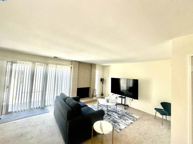 3521 Oleander, Alameda CA: https://media.crmls.org/mediaz/b8956ada-6cfe-4122-bfd7-cc47e31e27fa.jpg