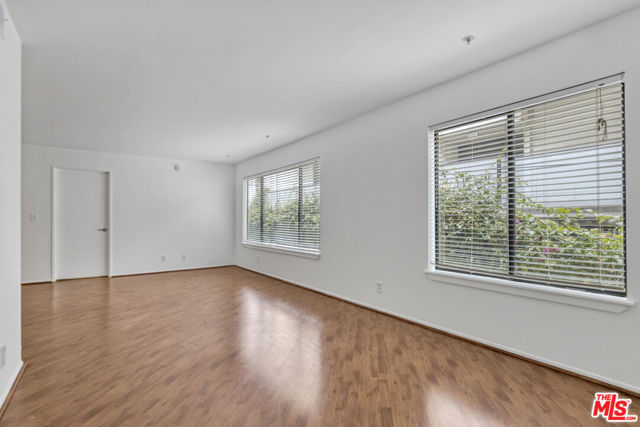 2121 Beloit Avenue, Los Angeles CA: https://media.crmls.org/mediaz/b89585b7-3c36-43c3-9e02-91e3ba4f6cda.jpg