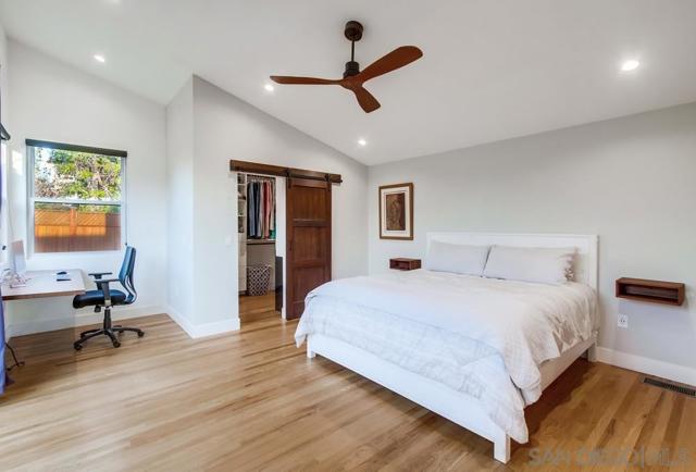 4471 Rolando Blvd, San Diego CA: https://media.crmls.org/mediaz/b895e6be-0012-42c6-83db-1d6af3be9789.jpg