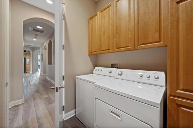55208 Big, La Quinta CA: https://media.crmls.org/mediaz/b896b7d3-3da1-43fb-b09a-0a1189426941.jpg