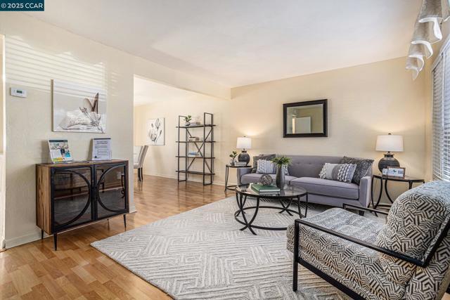 1897 Lynwood Dr, Concord CA: https://media.crmls.org/mediaz/b897228c-f284-4522-89d8-bf7fafb42b6e.jpg