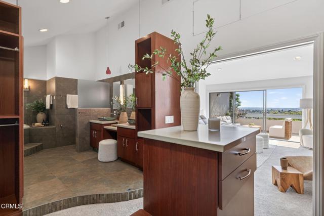 Detail Gallery Image 11 of 36 For 6110 Cobblestone Dr, Ventura,  CA 93003 - 4 Beds | 2/1 Baths