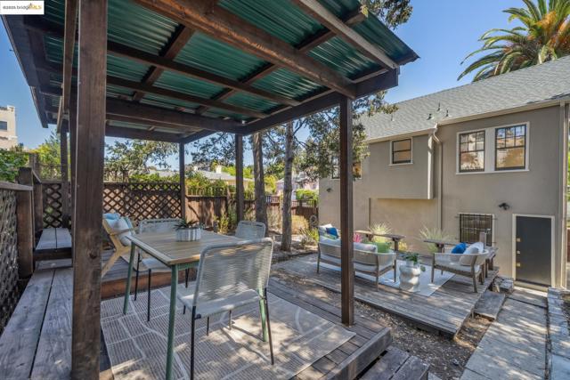 749 Mckinley Ave, Oakland CA: https://media.crmls.org/mediaz/b89758e8-04e5-49c4-a17f-d96fb92df336.jpg