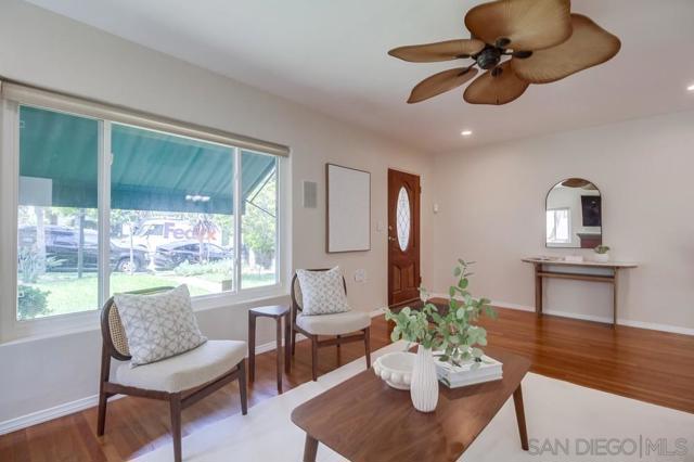 309 11 E Ave, Coronado CA: https://media.crmls.org/mediaz/b89772cb-57e8-4070-bcb6-30b78c88ea97.jpg