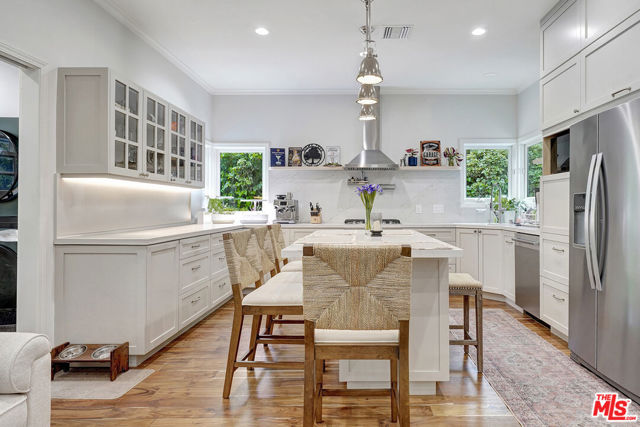 5111 Babcock Avenue, Valley Village CA: https://media.crmls.org/mediaz/b897a9b0-b067-4085-a418-2869362c7349.jpg