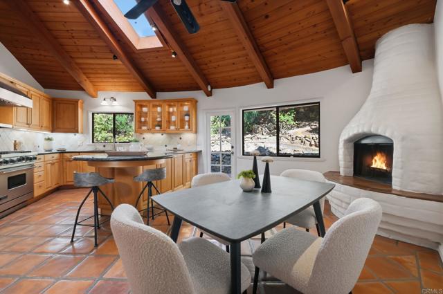 Image 28 of 75 For 3250 Venado Street