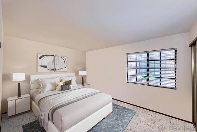 8870 Villa La Jolla Dr, La Jolla CA: https://media.crmls.org/mediaz/b8986346-8b0d-435f-bd2d-469b27e7c5b9.jpg