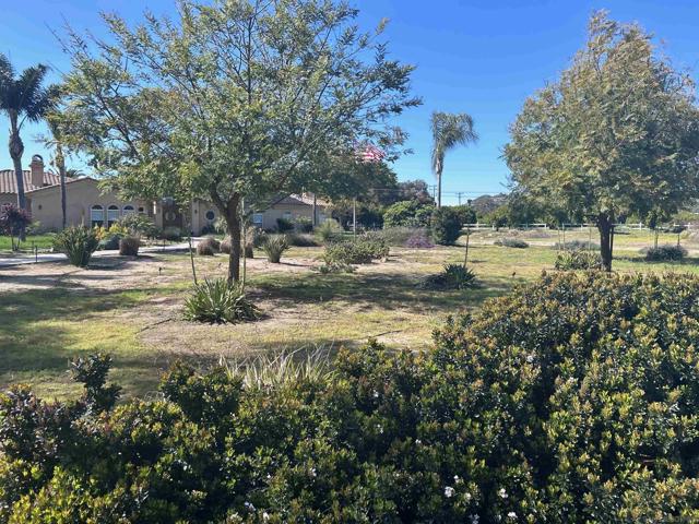 28429 Almona Way, Valley Center CA: https://media.crmls.org/mediaz/b898bdd7-f500-4836-89fa-ce820c779b35.jpg