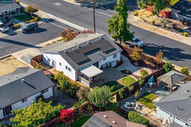 1349 Montana Dr, Concord CA: https://media.crmls.org/mediaz/b899bc84-3512-4434-a7d0-046cc3e5bd4f.jpg