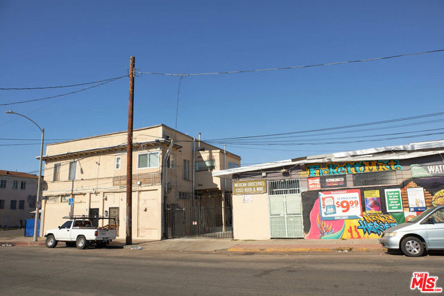 701 N Fickett Street, Los Angeles CA: https://media.crmls.org/mediaz/b899d2c9-d39f-4cfb-af02-daa7288faee4.jpg