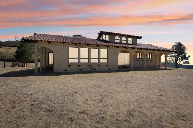 16420 Soda Springs Road, Los Gatos CA: https://media.crmls.org/mediaz/b899ec5c-57fe-4061-8394-e5ee99f3dddd.jpg