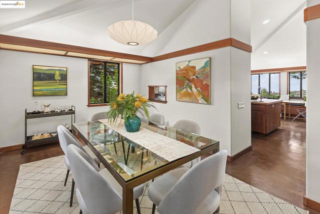 25 Dartmouth Dr, Berkeley CA: https://media.crmls.org/mediaz/b89a50a0-8a0a-41da-9518-3293aab06e2c.jpg