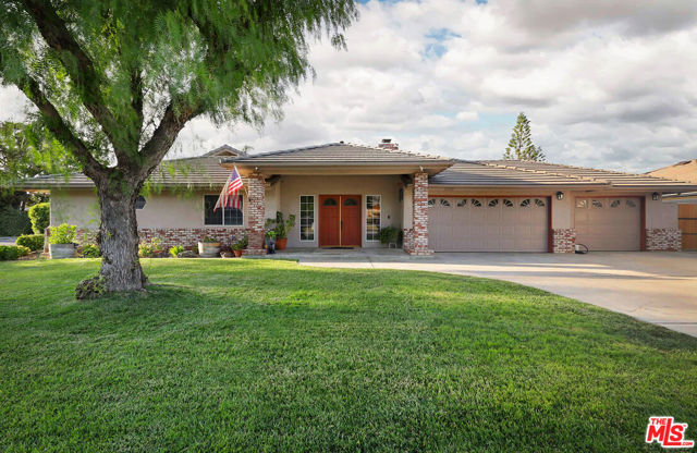 7200 Clifftop Way, Bakersfield CA: https://media.crmls.org/mediaz/b89a888c-5d75-4c29-9f50-0ee2748f9c68.jpg