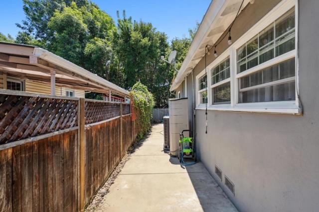 32027 Carroll Avenue, Hayward CA: https://media.crmls.org/mediaz/b89ac375-c75d-497d-a352-cd6c663950b6.jpg