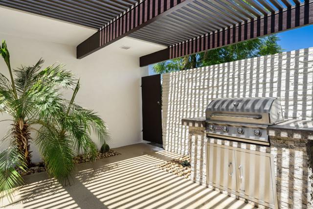 2515 E Jacaranda Road, Palm Springs CA: https://media.crmls.org/mediaz/b89b2a65-7c4b-4fc8-a7d8-c53f9451727d.jpg