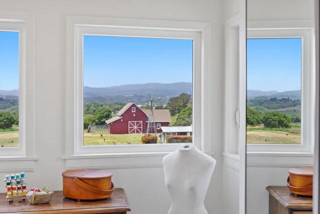 180 Dicicco Terrace, Watsonville CA: https://media.crmls.org/mediaz/b89b754a-16cd-4d64-8dc4-5f0b81ed0714.jpg